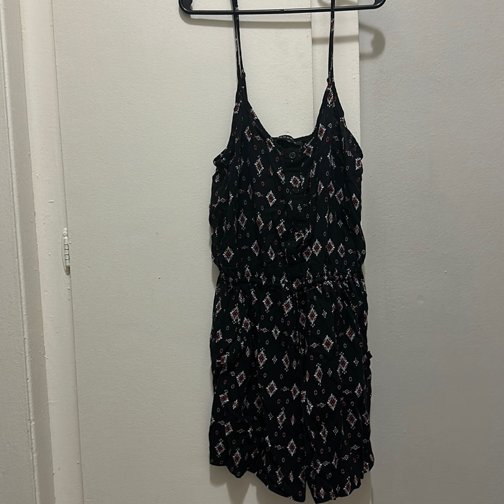 Patterned Romper - Picture 1 of 7